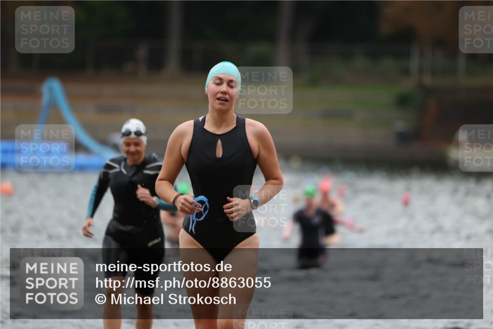 14.09.2025 - Stadtparktriathlon Michael Strokosch http://msf.ph/oto/8863055 14.09.2025 10:13:54 Schwimmen 657, 697, 712 meine-sportfotos.de