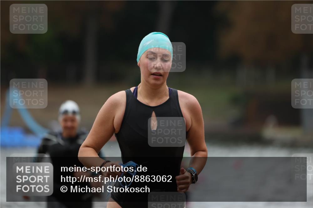 14.09.2025 - Stadtparktriathlon Michael Strokosch http://msf.ph/oto/8863062 14.09.2025 10:13:56 Schwimmen 697, 712 meine-sportfotos.de