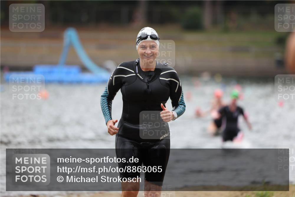 14.09.2025 - Stadtparktriathlon Michael Strokosch http://msf.ph/oto/8863065 14.09.2025 10:13:57 Schwimmen 627, 697, 712 meine-sportfotos.de