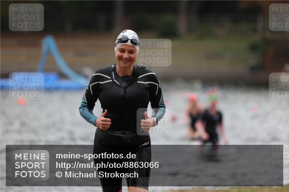 14.09.2025 - Stadtparktriathlon Michael Strokosch http://msf.ph/oto/8863066 14.09.2025 10:13:57 Schwimmen 627, 697, 712 meine-sportfotos.de