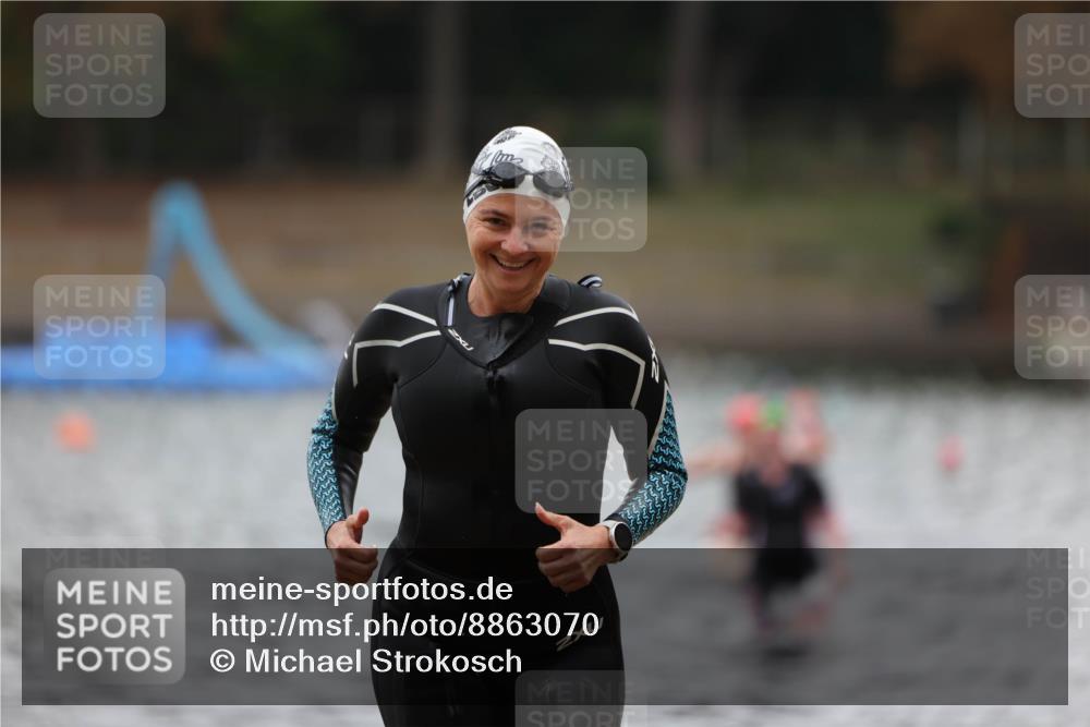 14.09.2025 - Stadtparktriathlon Michael Strokosch http://msf.ph/oto/8863070 14.09.2025 10:13:58 Schwimmen 627, 697, 712 meine-sportfotos.de