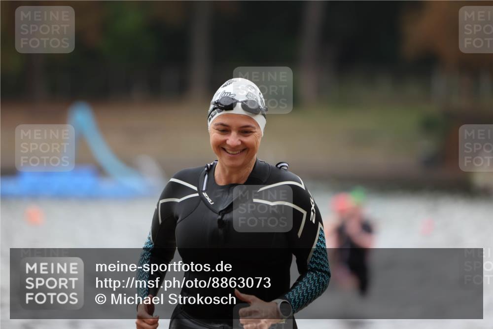 14.09.2025 - Stadtparktriathlon Michael Strokosch http://msf.ph/oto/8863073 14.09.2025 10:13:58 Schwimmen 627, 697, 712 meine-sportfotos.de