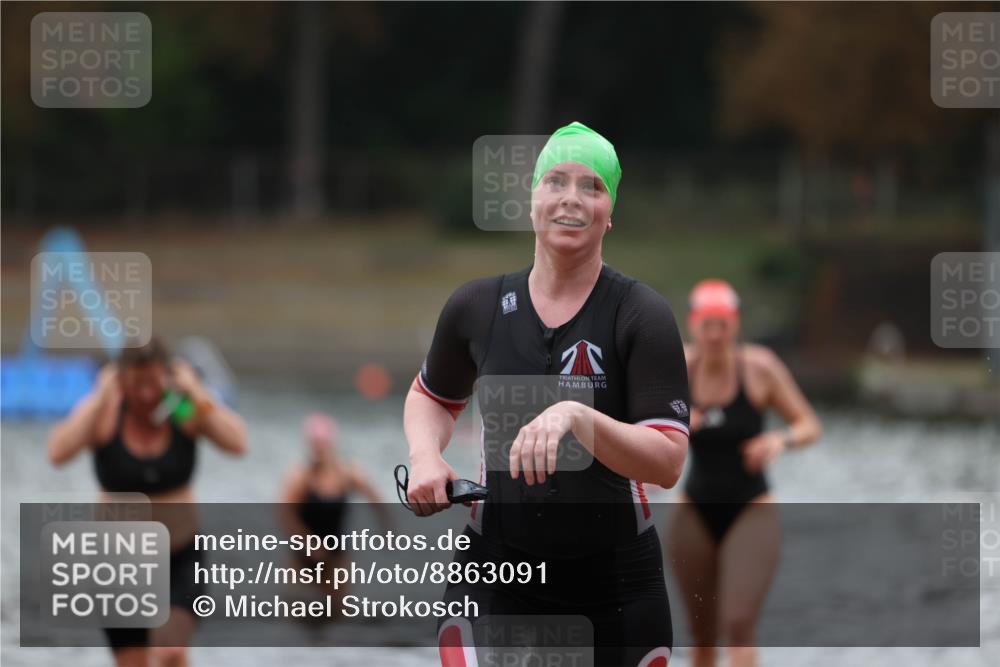 14.09.2025 - Stadtparktriathlon Michael Strokosch http://msf.ph/oto/8863091 14.09.2025 10:14:08 Schwimmen 627, 700, 714 meine-sportfotos.de