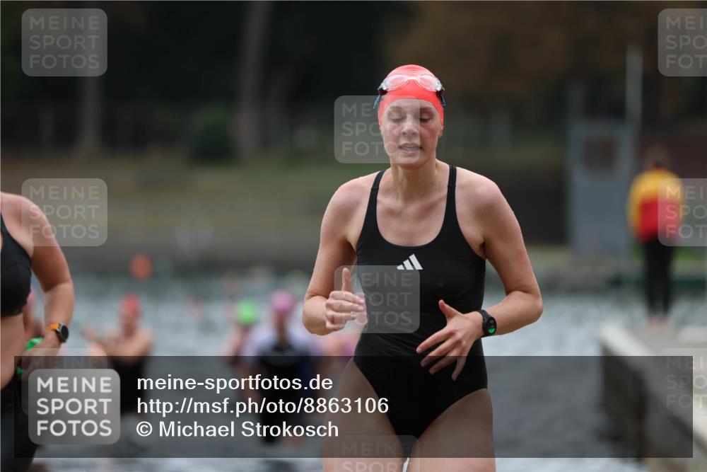 14.09.2025 - Stadtparktriathlon Michael Strokosch http://msf.ph/oto/8863106 14.09.2025 10:14:12 Schwimmen 627, 647, 683, 700, 704, 714, 720 meine-sportfotos.de