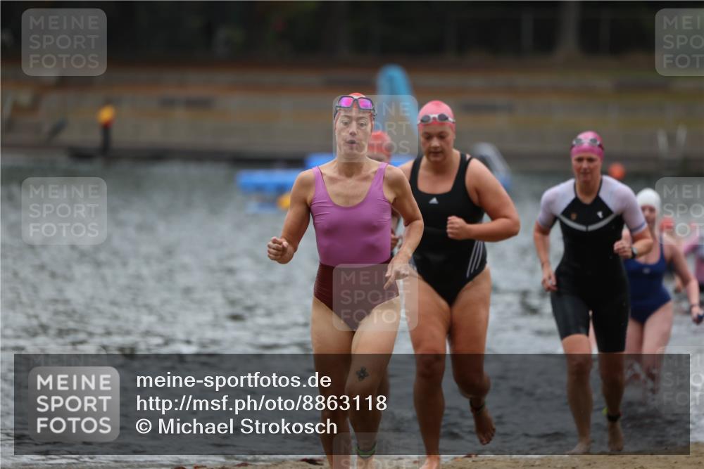 14.09.2025 - Stadtparktriathlon Michael Strokosch http://msf.ph/oto/8863118 14.09.2025 10:14:19 Schwimmen 647, 650, 683, 698, 704, 720 meine-sportfotos.de