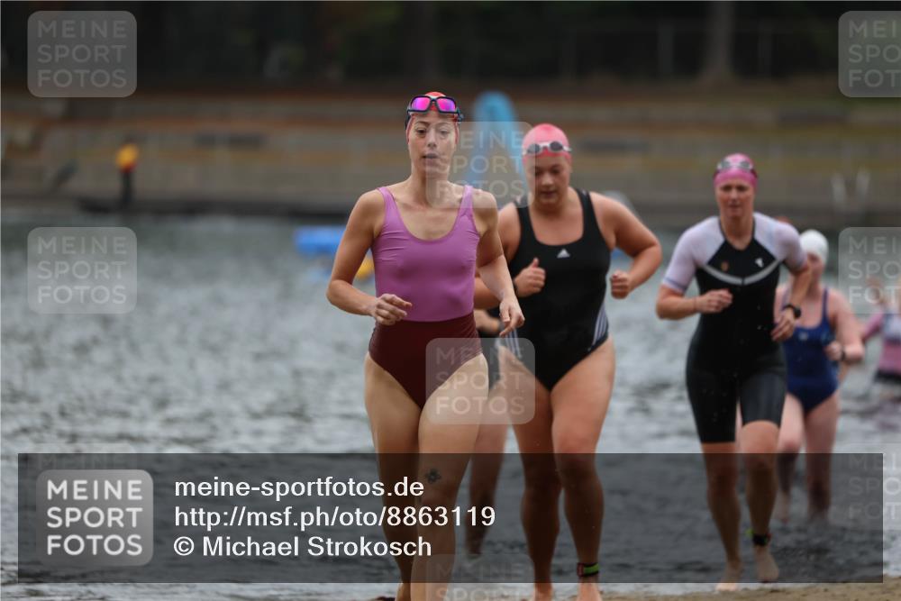 14.09.2025 - Stadtparktriathlon Michael Strokosch http://msf.ph/oto/8863119 14.09.2025 10:14:19 Schwimmen 647, 650, 683, 698, 704, 720 meine-sportfotos.de