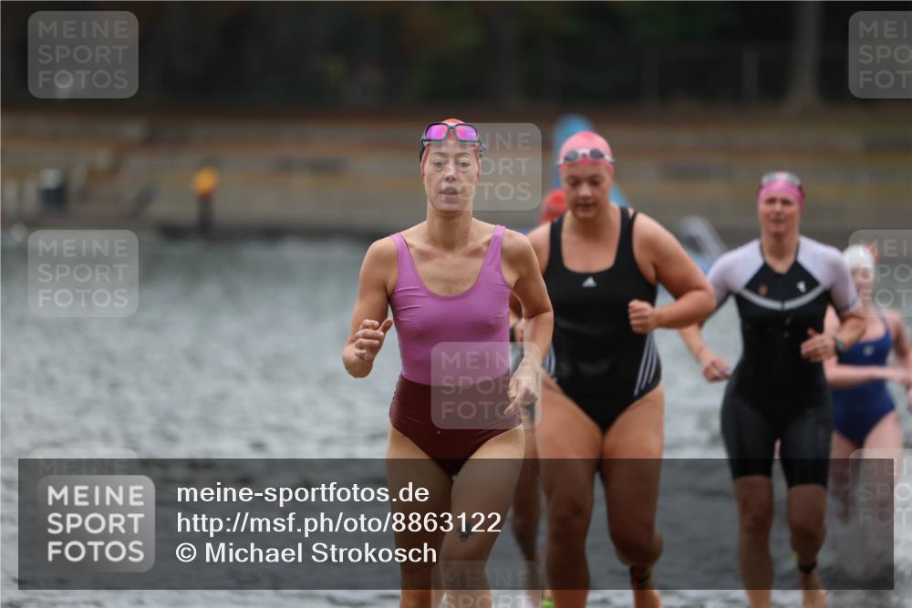 14.09.2025 - Stadtparktriathlon Michael Strokosch http://msf.ph/oto/8863122 14.09.2025 10:14:20 Schwimmen 647, 650, 683, 698, 704, 720 meine-sportfotos.de