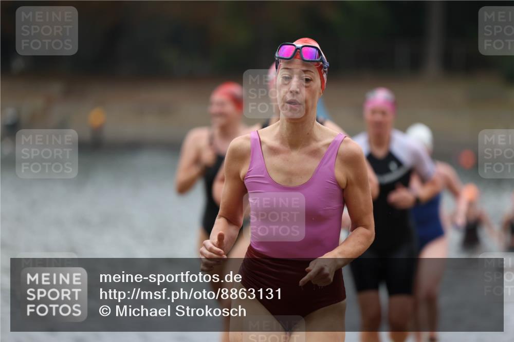 14.09.2025 - Stadtparktriathlon Michael Strokosch http://msf.ph/oto/8863131 14.09.2025 10:14:21 Schwimmen 647, 650, 683, 698, 704, 720 meine-sportfotos.de