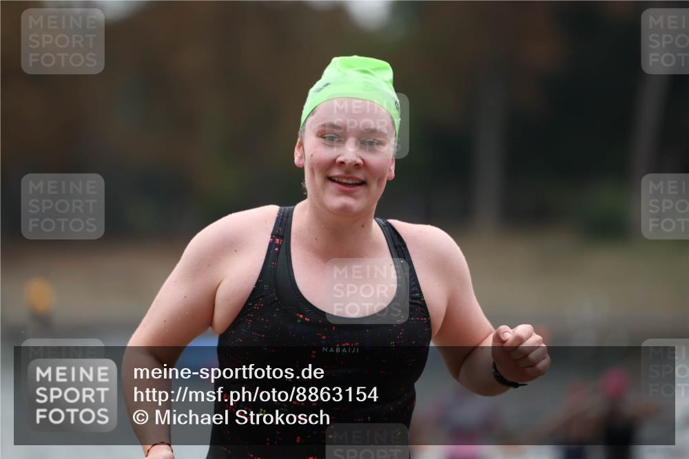 14.09.2025 - Stadtparktriathlon Michael Strokosch http://msf.ph/oto/8863154 14.09.2025 10:14:29 Schwimmen 650, 654, 698, 710 meine-sportfotos.de