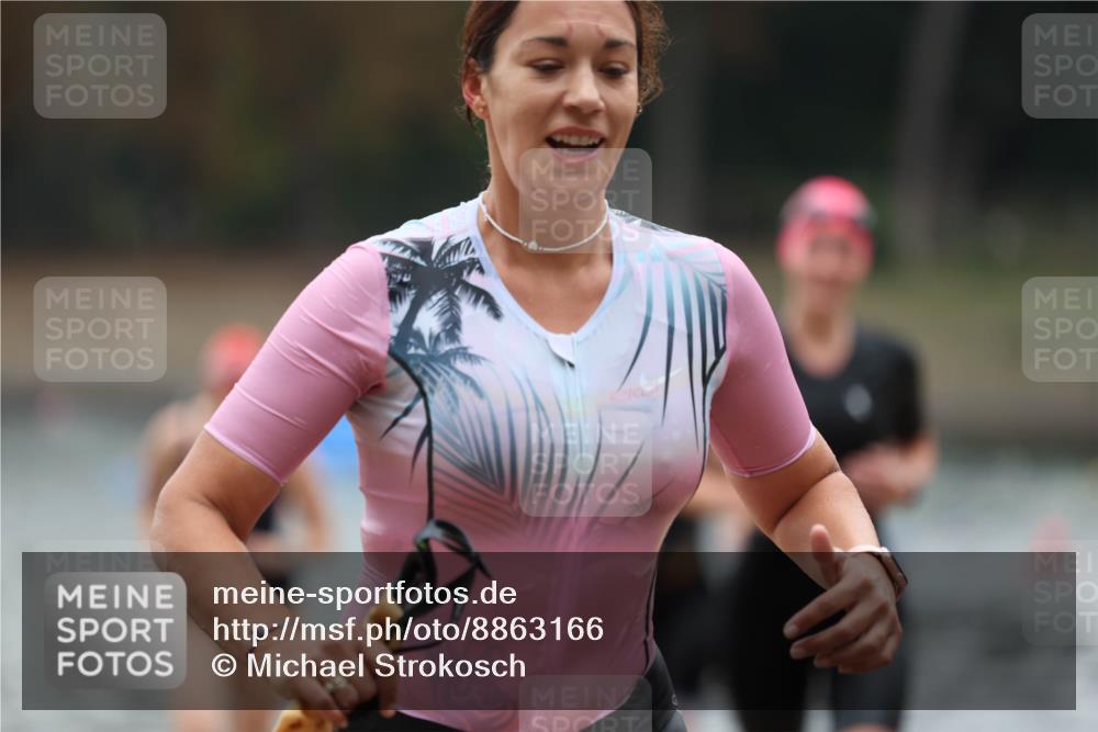 14.09.2025 - Stadtparktriathlon Michael Strokosch http://msf.ph/oto/8863166 14.09.2025 10:14:39 Schwimmen 645, 646, 654, 663, 710 meine-sportfotos.de