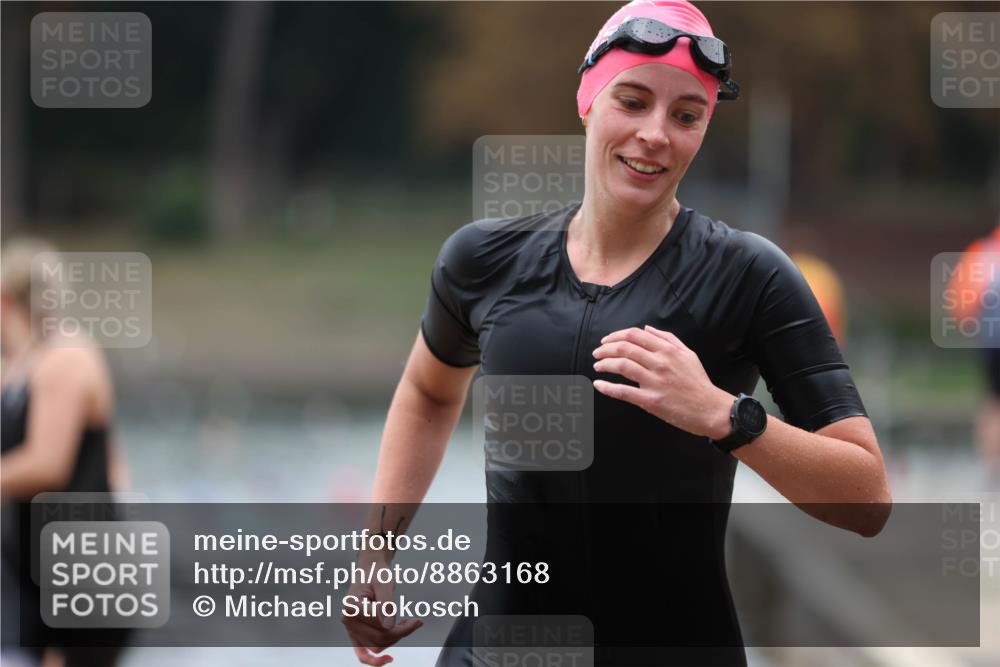 14.09.2025 - Stadtparktriathlon Michael Strokosch http://msf.ph/oto/8863168 14.09.2025 10:14:40 Schwimmen 645, 646, 654, 663, 710 meine-sportfotos.de