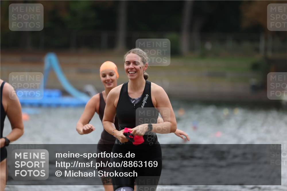 14.09.2025 - Stadtparktriathlon Michael Strokosch http://msf.ph/oto/8863169 14.09.2025 10:14:41 Schwimmen 645, 646, 654, 663, 710 meine-sportfotos.de