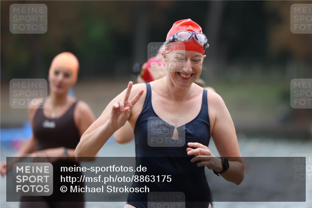 14.09.2025 - Stadtparktriathlon Michael Strokosch http://msf.ph/oto/8863175 14.09.2025 10:14:42 Schwimmen 645, 646, 654, 663, 710 meine-sportfotos.de
