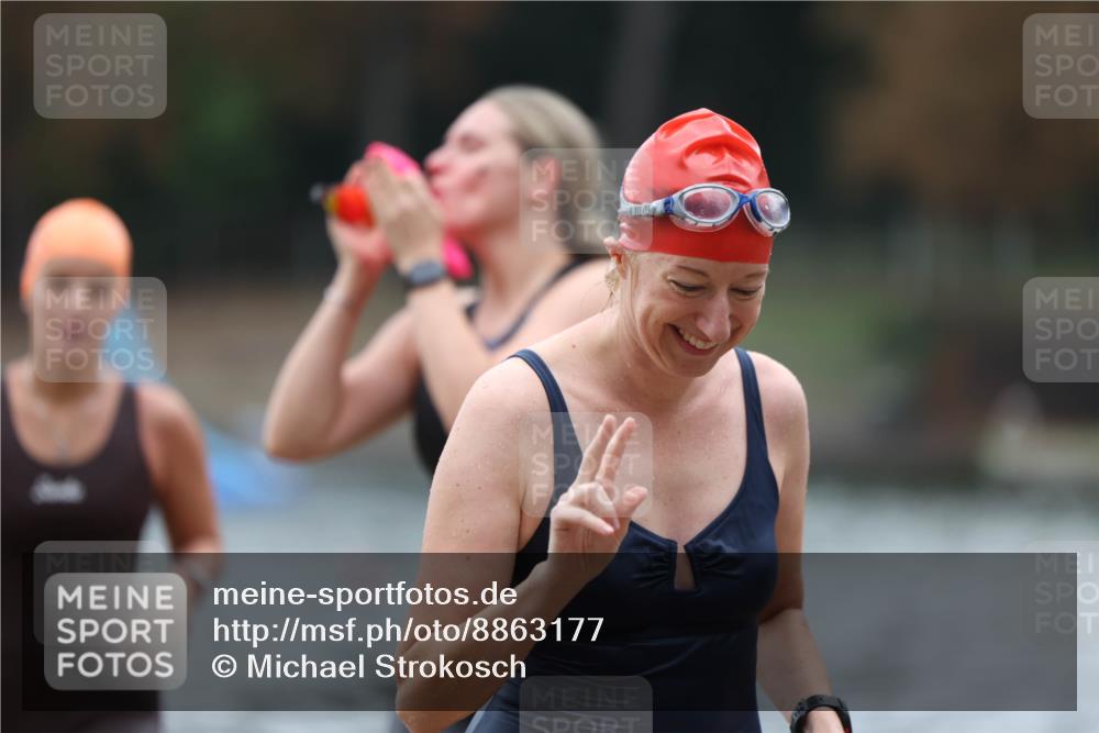 14.09.2025 - Stadtparktriathlon Michael Strokosch http://msf.ph/oto/8863177 14.09.2025 10:14:43 Schwimmen 645, 646, 663, 710 meine-sportfotos.de