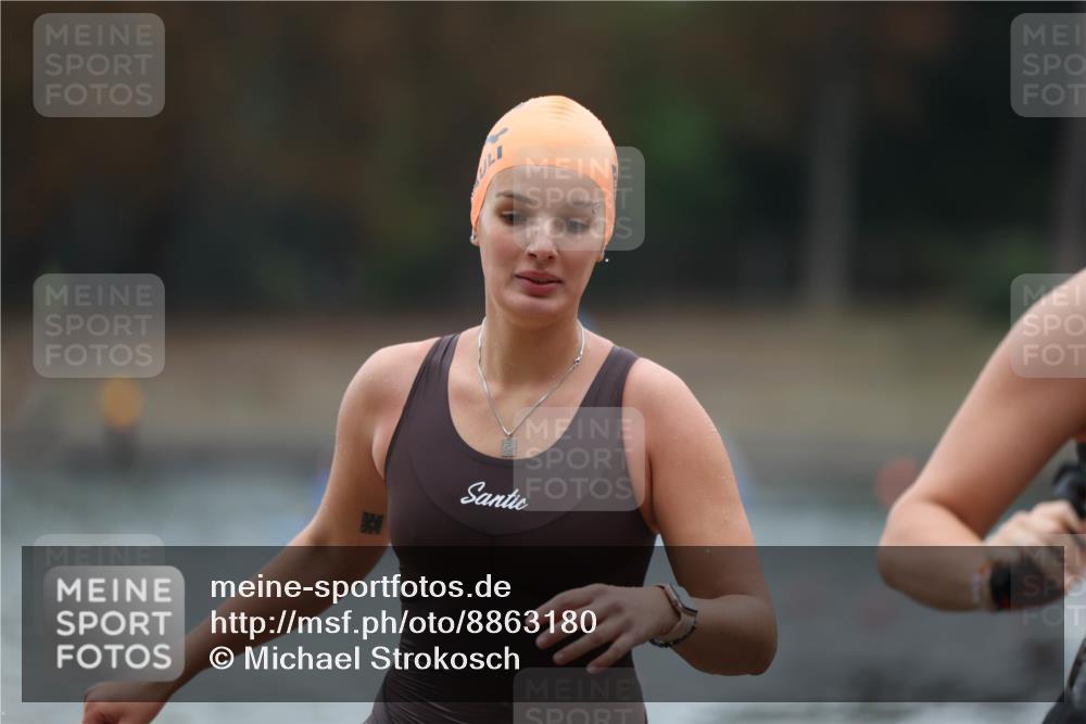 14.09.2025 - Stadtparktriathlon Michael Strokosch http://msf.ph/oto/8863180 14.09.2025 10:14:44 Schwimmen 645, 646, 663 meine-sportfotos.de