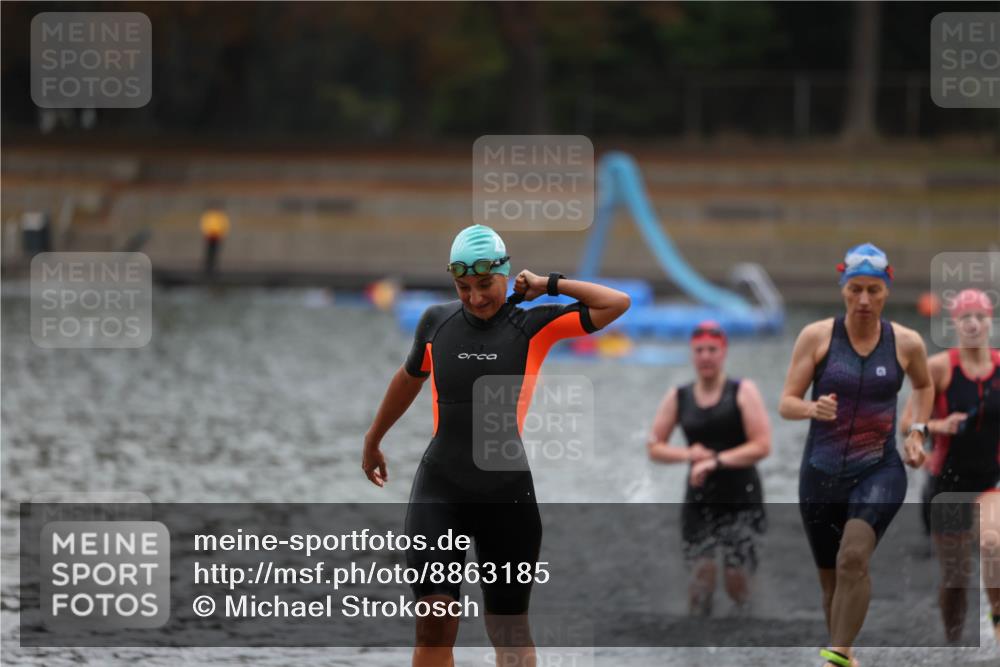14.09.2025 - Stadtparktriathlon Michael Strokosch http://msf.ph/oto/8863185 14.09.2025 10:15:09 Schwimmen 621, 626, 691, 699, 705 meine-sportfotos.de