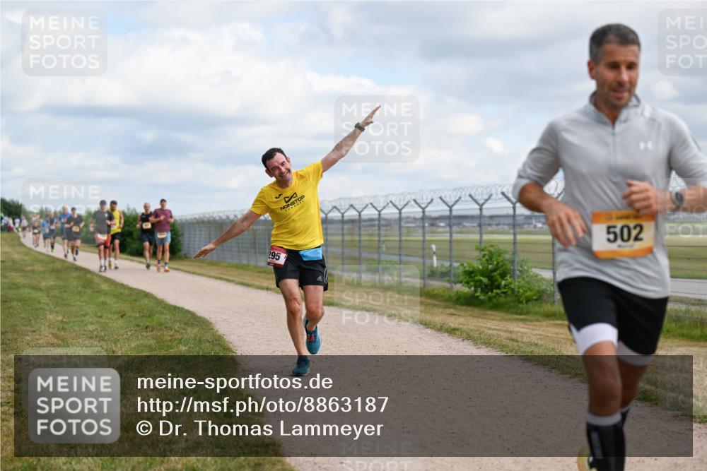 14.09.2025 - Airport Race Dr. Thomas Lammeyer http://msf.ph/oto/8863187 14.09.2025 12:02:45 Laufen 295, 502 meine-sportfotos.de