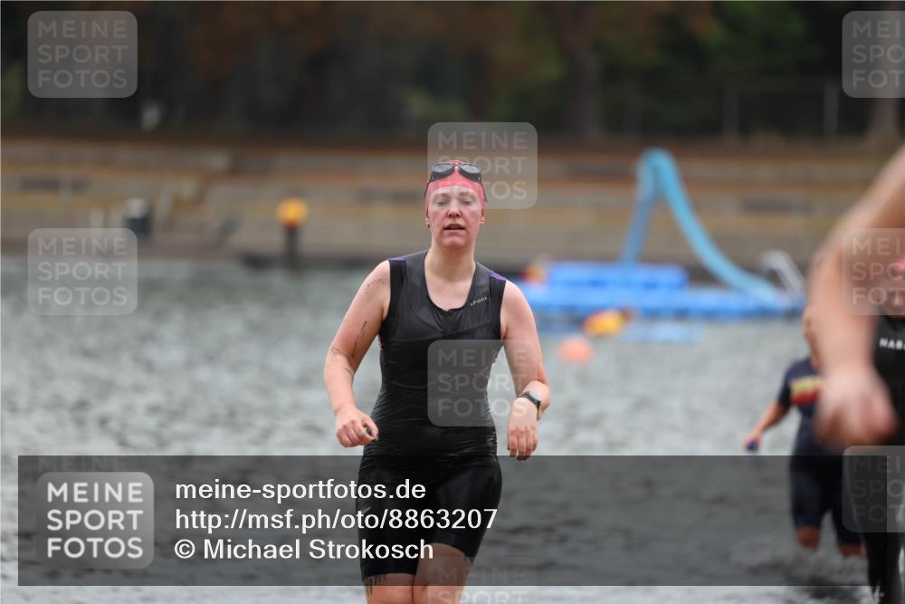 14.09.2025 - Stadtparktriathlon Michael Strokosch http://msf.ph/oto/8863207 14.09.2025 10:15:13 Schwimmen 621, 626, 636, 691, 699, 705 meine-sportfotos.de