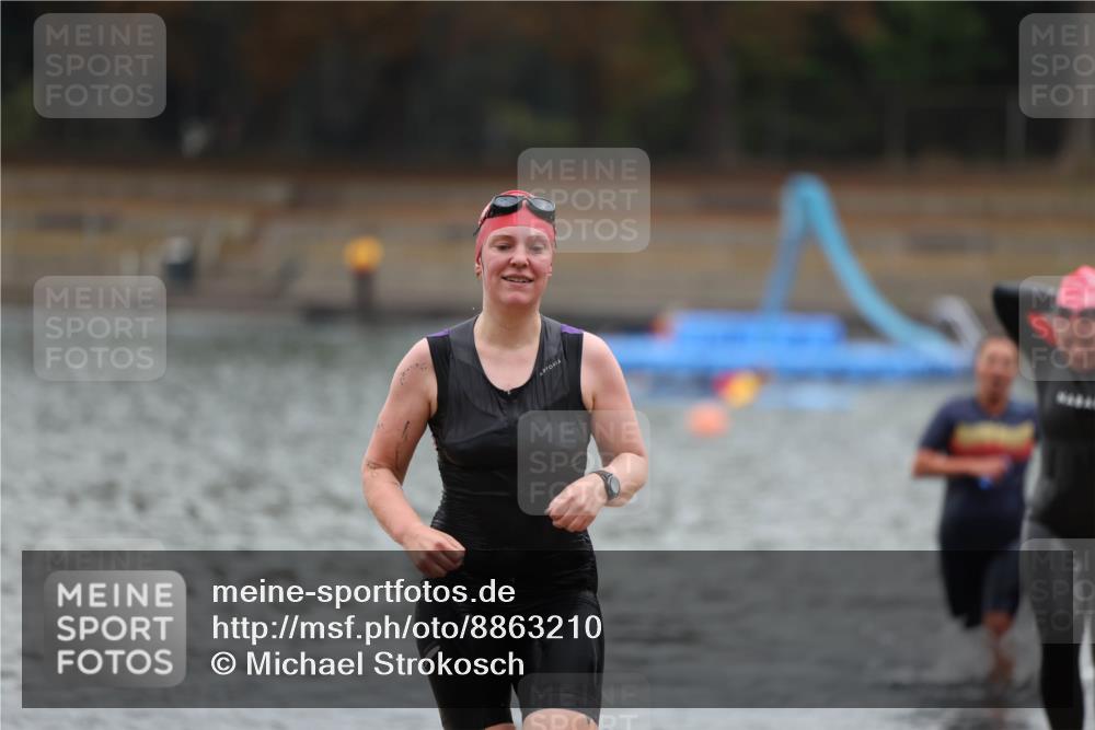 14.09.2025 - Stadtparktriathlon Michael Strokosch http://msf.ph/oto/8863210 14.09.2025 10:15:14 Schwimmen 621, 626, 636, 691, 699, 705 meine-sportfotos.de