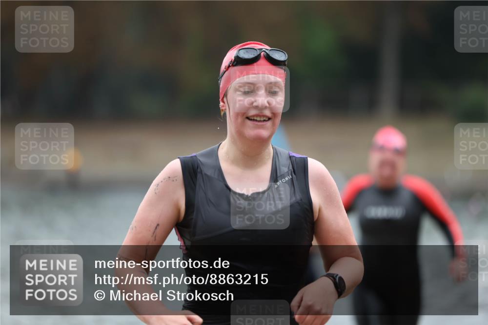 14.09.2025 - Stadtparktriathlon Michael Strokosch http://msf.ph/oto/8863215 14.09.2025 10:15:16 Schwimmen 621, 626, 636, 691 meine-sportfotos.de