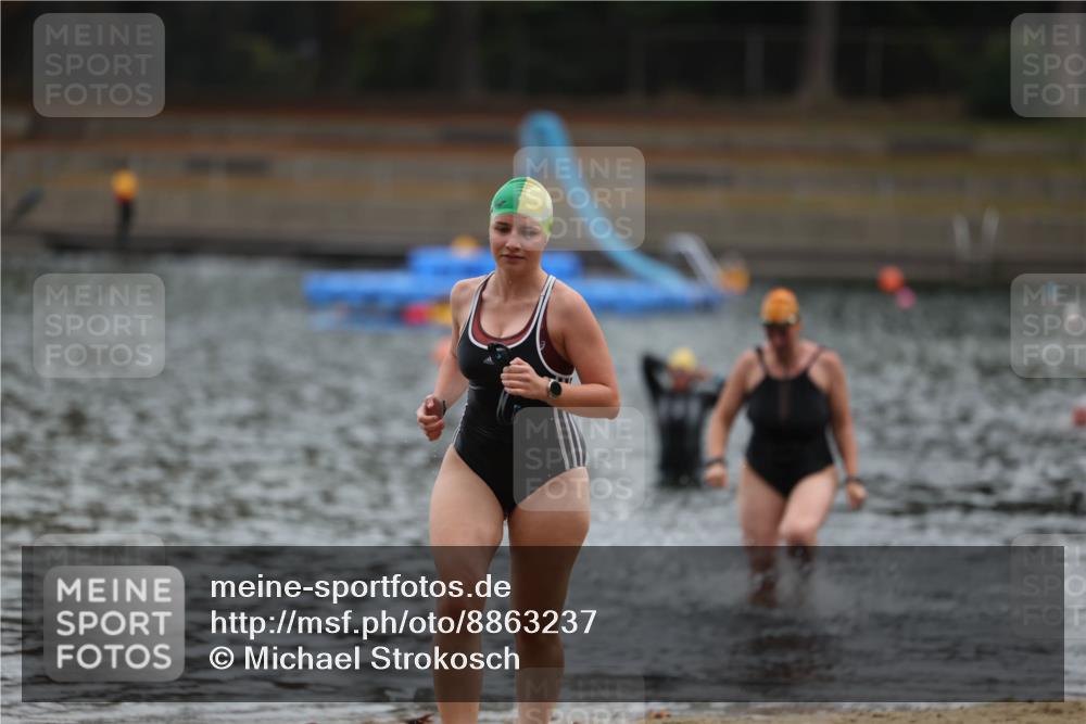 14.09.2025 - Stadtparktriathlon Michael Strokosch http://msf.ph/oto/8863237 14.09.2025 10:15:56 Schwimmen 631, 668 meine-sportfotos.de