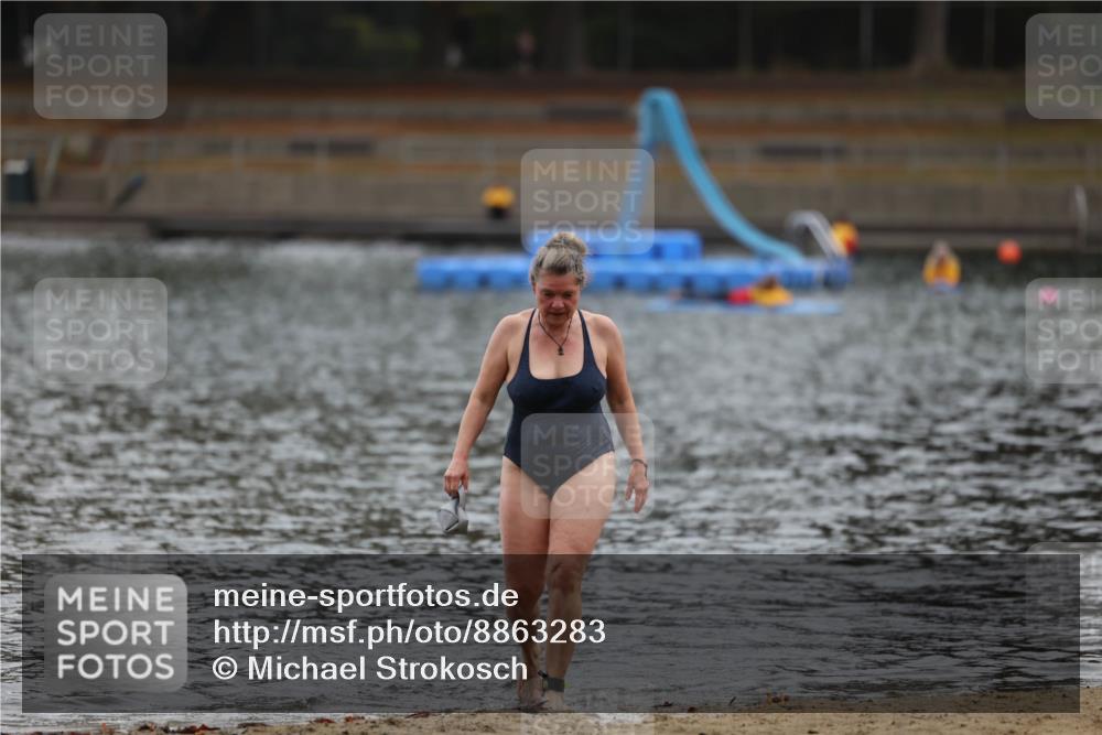 14.09.2025 - Stadtparktriathlon Michael Strokosch http://msf.ph/oto/8863283 14.09.2025 10:16:37 Schwimmen 682 meine-sportfotos.de