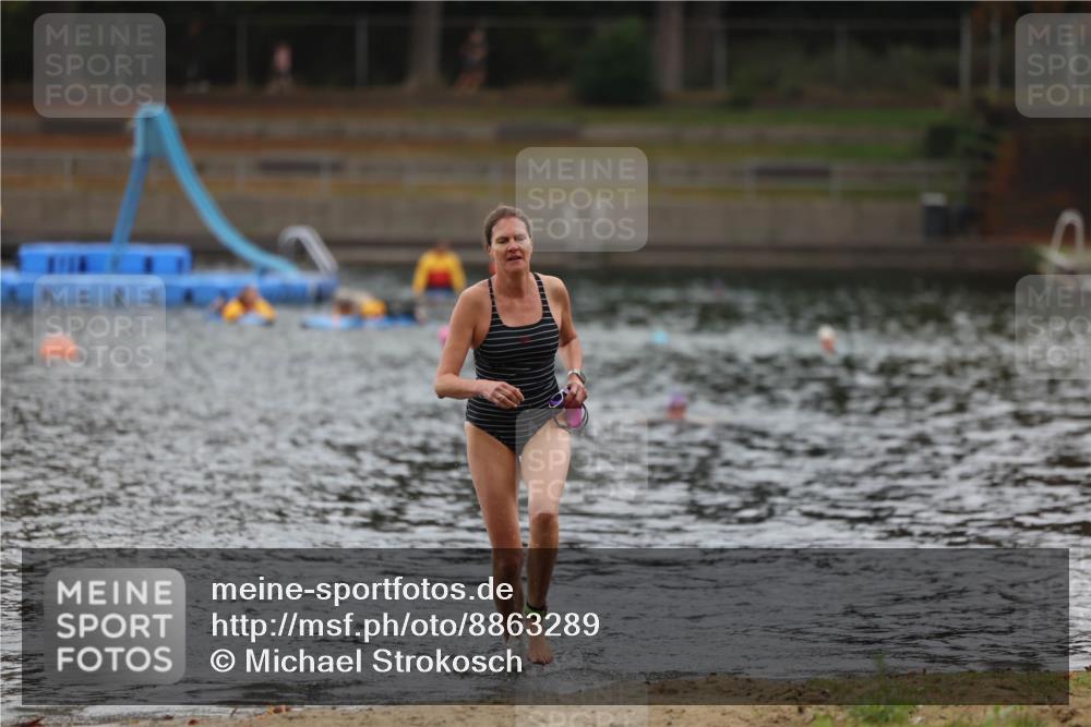 14.09.2025 - Stadtparktriathlon Michael Strokosch http://msf.ph/oto/8863289 14.09.2025 10:17:12 Schwimmen 701, 721 meine-sportfotos.de