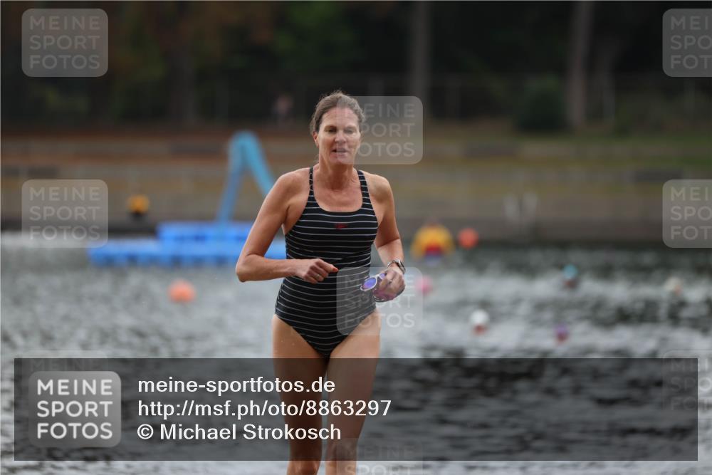 14.09.2025 - Stadtparktriathlon Michael Strokosch http://msf.ph/oto/8863297 14.09.2025 10:17:15 Schwimmen 701 meine-sportfotos.de
