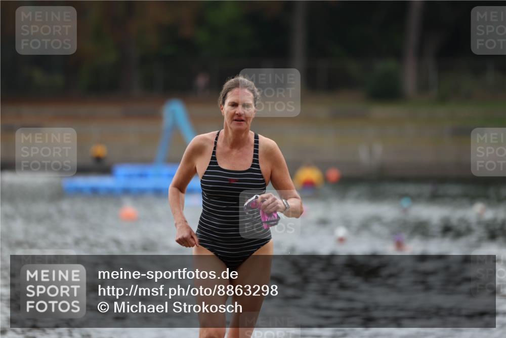 14.09.2025 - Stadtparktriathlon Michael Strokosch http://msf.ph/oto/8863298 14.09.2025 10:17:16 Schwimmen 701 meine-sportfotos.de