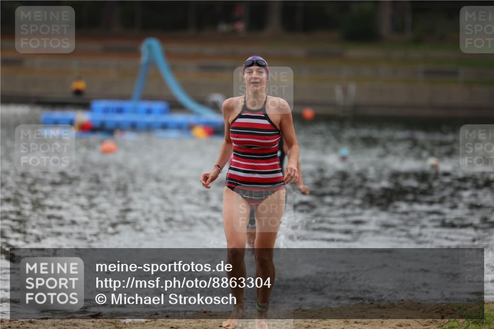 14.09.2025 - Stadtparktriathlon Michael Strokosch http://msf.ph/oto/8863304 14.09.2025 10:17:35 Schwimmen 643, 686 meine-sportfotos.de
