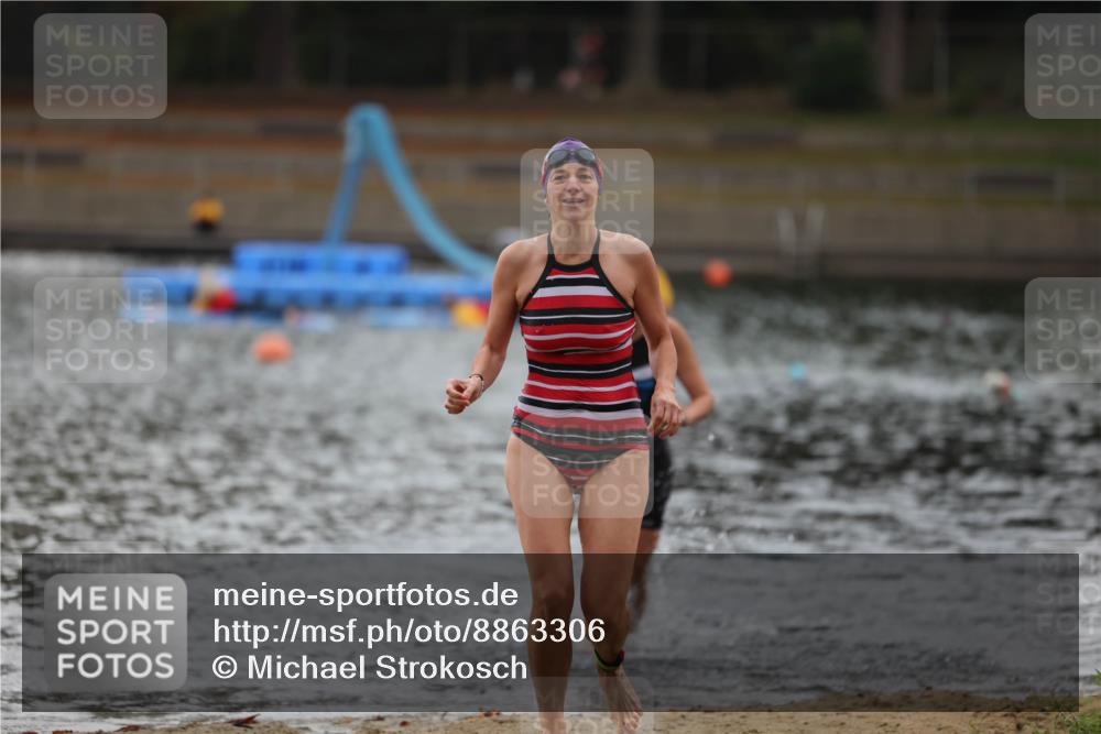 14.09.2025 - Stadtparktriathlon Michael Strokosch http://msf.ph/oto/8863306 14.09.2025 10:17:35 Schwimmen 643, 686 meine-sportfotos.de