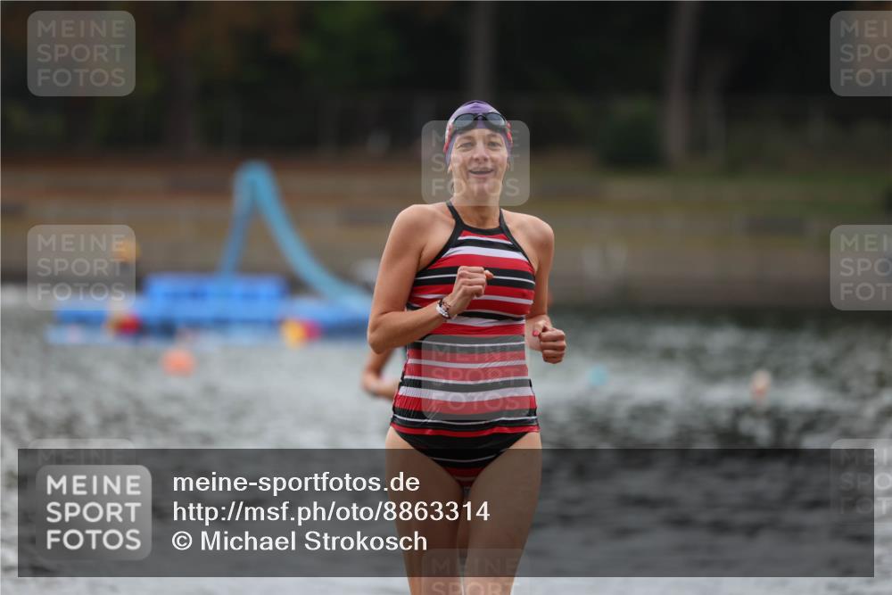 14.09.2025 - Stadtparktriathlon Michael Strokosch http://msf.ph/oto/8863314 14.09.2025 10:17:37 Schwimmen 643, 686 meine-sportfotos.de