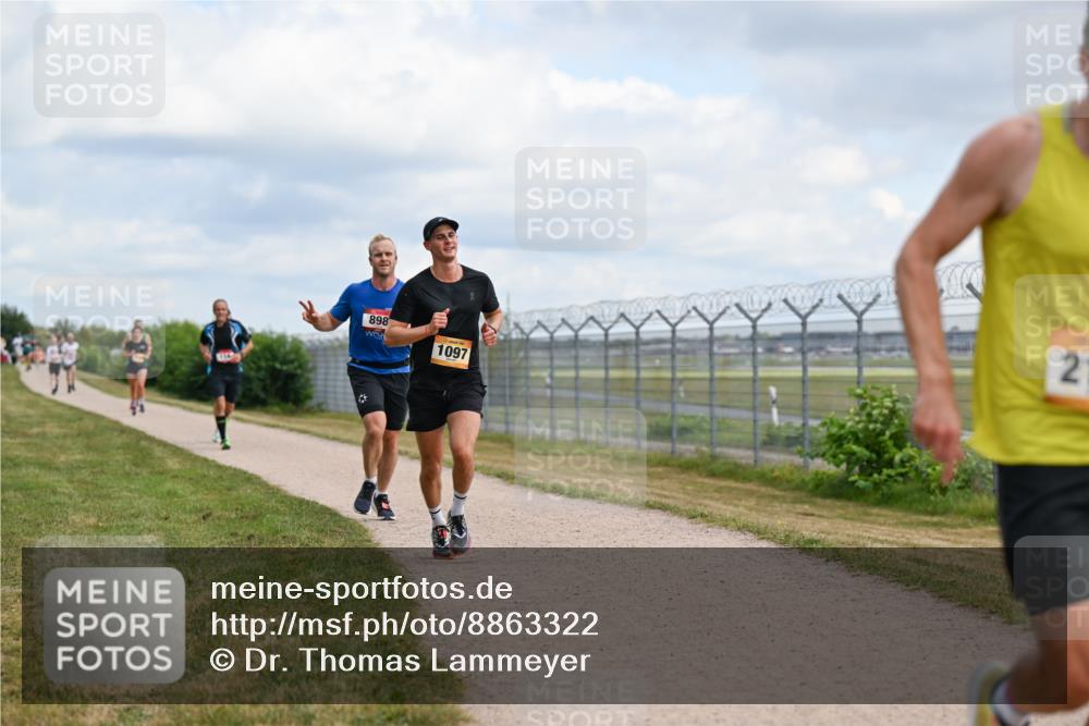 14.09.2025 - Airport Race Dr. Thomas Lammeyer http://msf.ph/oto/8863322 14.09.2025 12:02:55 Laufen 898, 1097, 2 meine-sportfotos.de