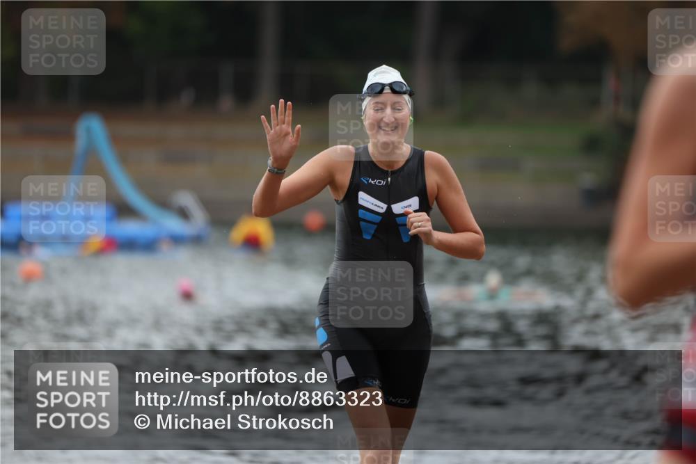 14.09.2025 - Stadtparktriathlon Michael Strokosch http://msf.ph/oto/8863323 14.09.2025 10:17:40 Schwimmen 643, 686 meine-sportfotos.de