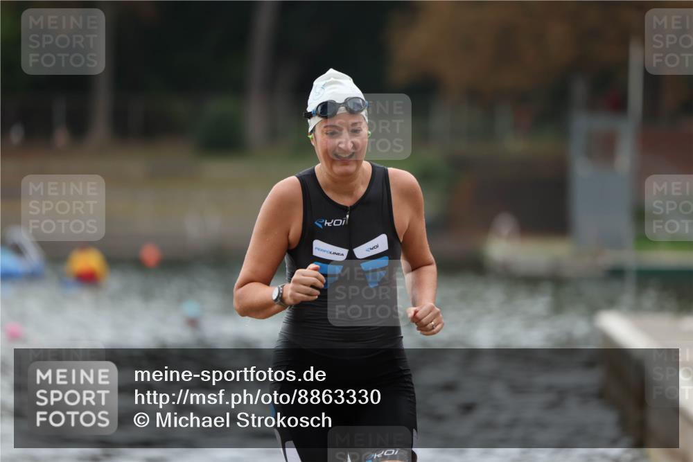 14.09.2025 - Stadtparktriathlon Michael Strokosch http://msf.ph/oto/8863330 14.09.2025 10:17:41 Schwimmen 643, 686 meine-sportfotos.de