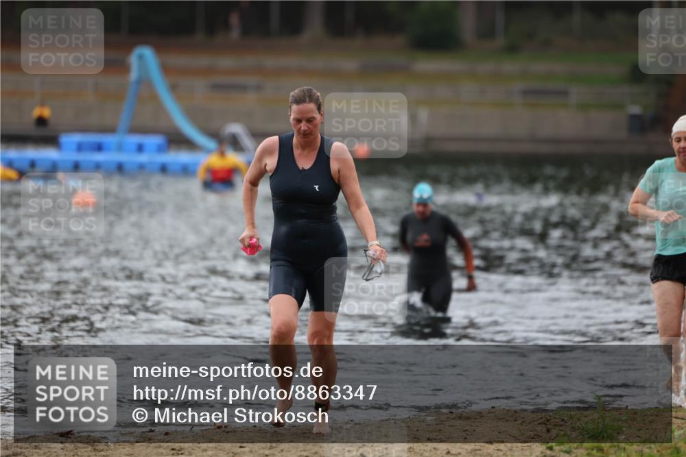 14.09.2025 - Stadtparktriathlon Michael Strokosch http://msf.ph/oto/8863347 14.09.2025 10:18:11 Schwimmen 655, 678 meine-sportfotos.de