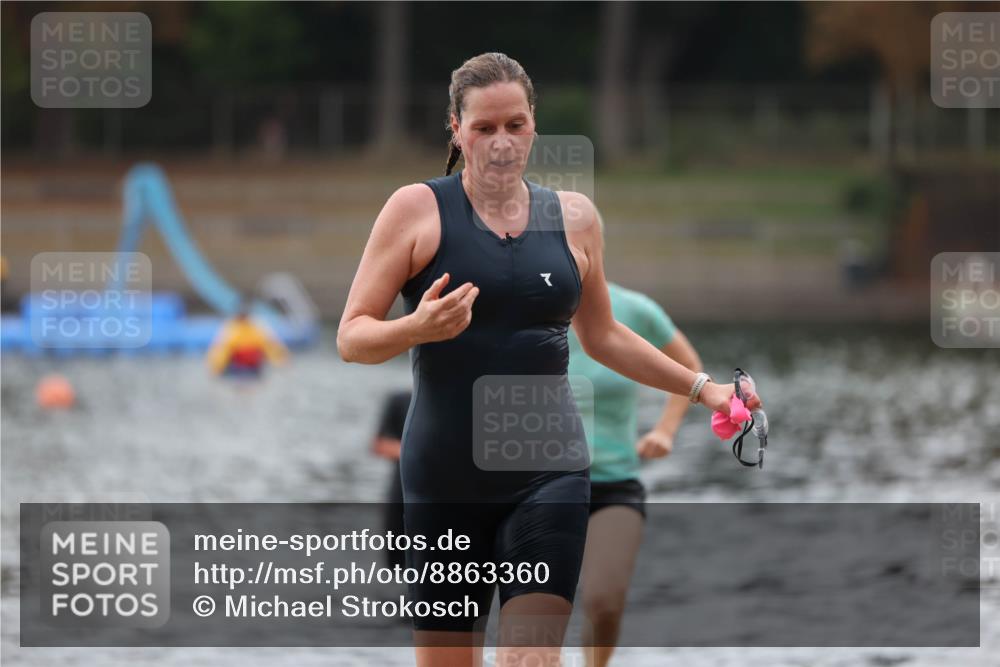 14.09.2025 - Stadtparktriathlon Michael Strokosch http://msf.ph/oto/8863360 14.09.2025 10:18:14 Schwimmen 638, 655, 678 meine-sportfotos.de