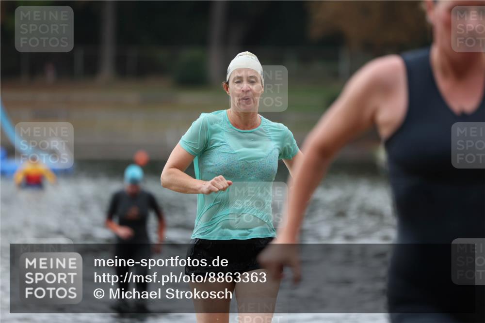 14.09.2025 - Stadtparktriathlon Michael Strokosch http://msf.ph/oto/8863363 14.09.2025 10:18:16 Schwimmen 638, 655, 678 meine-sportfotos.de
