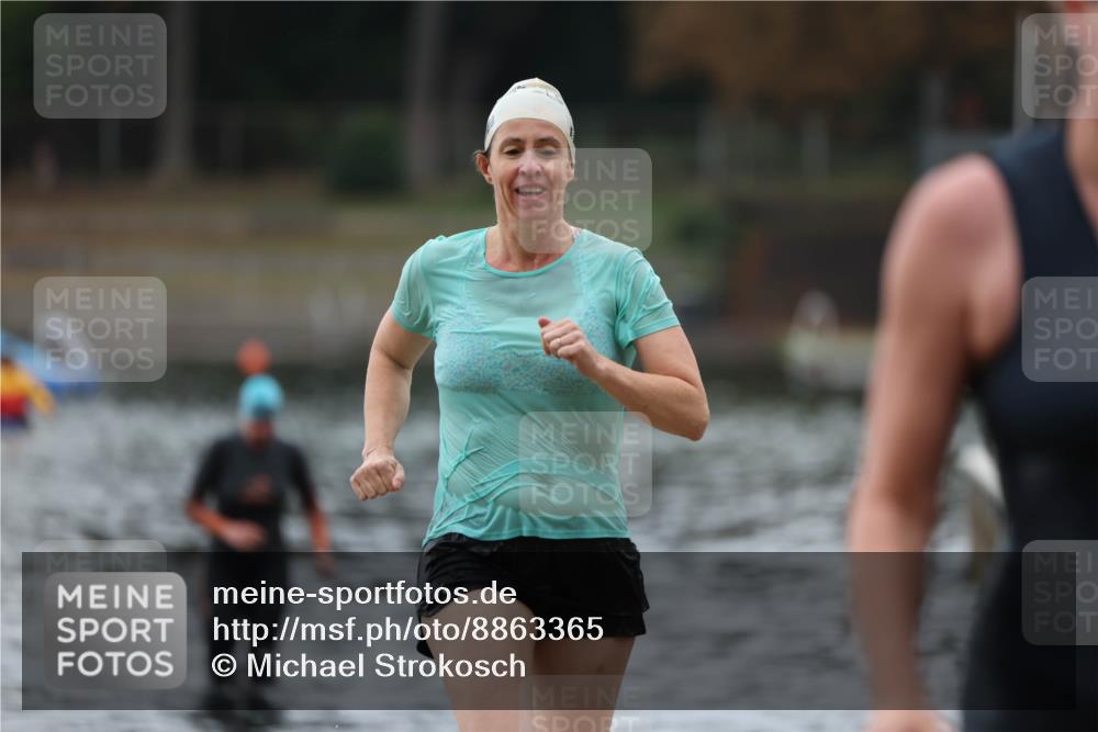 14.09.2025 - Stadtparktriathlon Michael Strokosch http://msf.ph/oto/8863365 14.09.2025 10:18:16 Schwimmen 638, 655, 678 meine-sportfotos.de