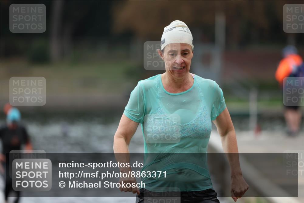 14.09.2025 - Stadtparktriathlon Michael Strokosch http://msf.ph/oto/8863371 14.09.2025 10:18:17 Schwimmen 638, 655, 678 meine-sportfotos.de