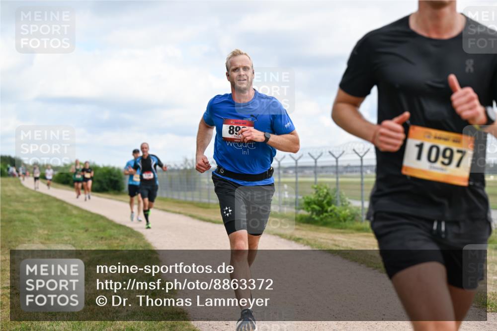 14.09.2025 - Airport Race Dr. Thomas Lammeyer http://msf.ph/oto/8863372 14.09.2025 12:02:58 Laufen 892, 1097 meine-sportfotos.de
