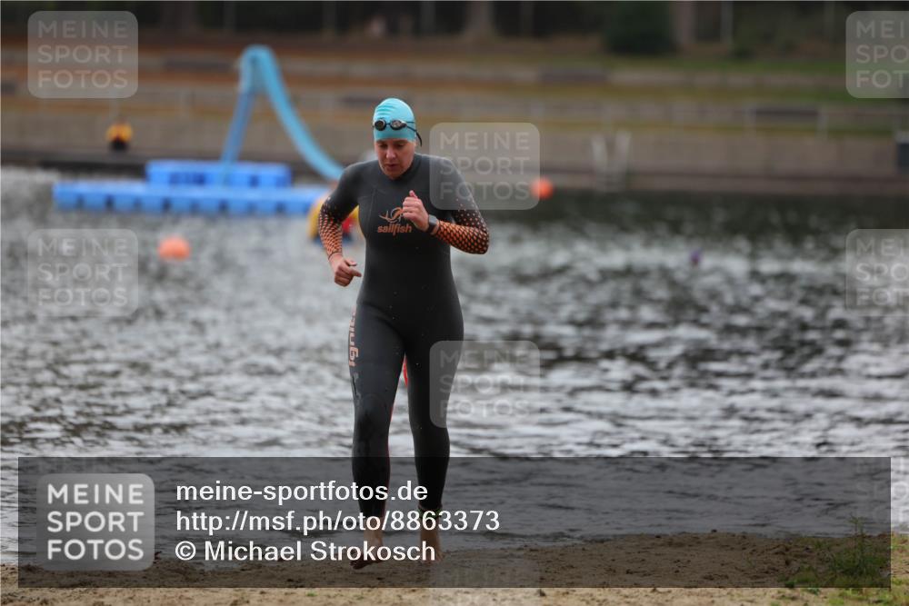 14.09.2025 - Stadtparktriathlon Michael Strokosch http://msf.ph/oto/8863373 14.09.2025 10:18:21 Schwimmen 638, 655 meine-sportfotos.de