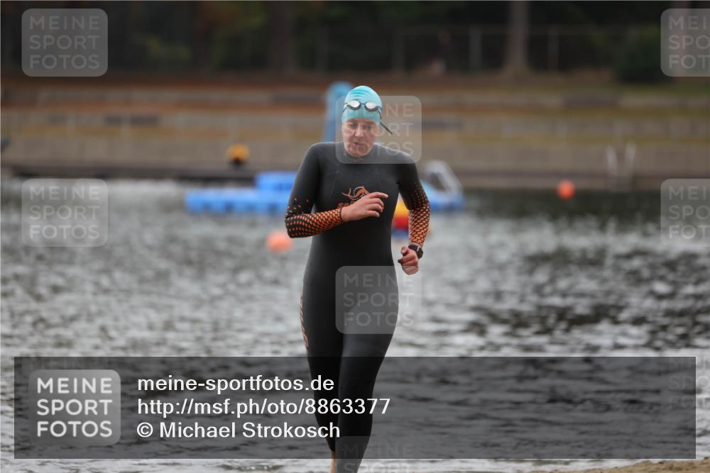 14.09.2025 - Stadtparktriathlon Michael Strokosch http://msf.ph/oto/8863377 14.09.2025 10:18:22 Schwimmen 638, 655 meine-sportfotos.de