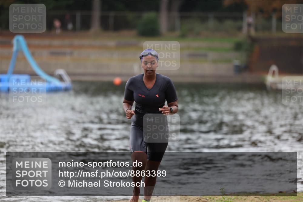 14.09.2025 - Stadtparktriathlon Michael Strokosch http://msf.ph/oto/8863389 14.09.2025 10:19:14 Schwimmen 692 meine-sportfotos.de