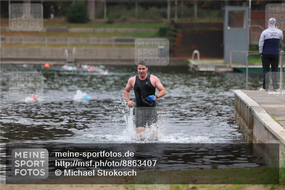 14.09.2025 - Stadtparktriathlon Michael Strokosch http://msf.ph/oto/8863407 14.09.2025 10:28:48 Schwimmen 749 meine-sportfotos.de