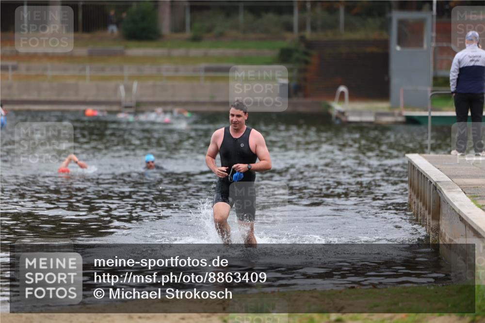 14.09.2025 - Stadtparktriathlon Michael Strokosch http://msf.ph/oto/8863409 14.09.2025 10:28:49 Schwimmen 749 meine-sportfotos.de