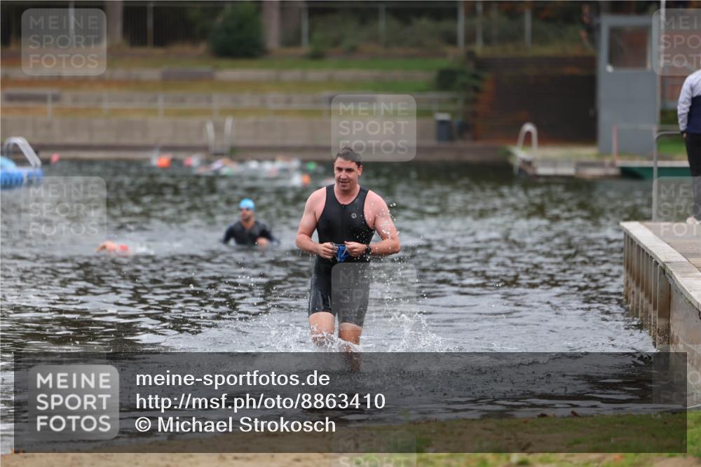14.09.2025 - Stadtparktriathlon Michael Strokosch http://msf.ph/oto/8863410 14.09.2025 10:28:50 Schwimmen 749 meine-sportfotos.de