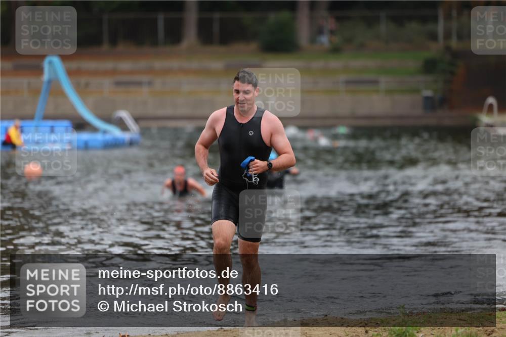 14.09.2025 - Stadtparktriathlon Michael Strokosch http://msf.ph/oto/8863416 14.09.2025 10:28:52 Schwimmen 749 meine-sportfotos.de