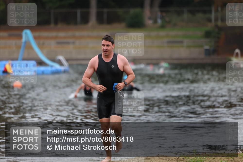 14.09.2025 - Stadtparktriathlon Michael Strokosch http://msf.ph/oto/8863418 14.09.2025 10:28:52 Schwimmen 749 meine-sportfotos.de