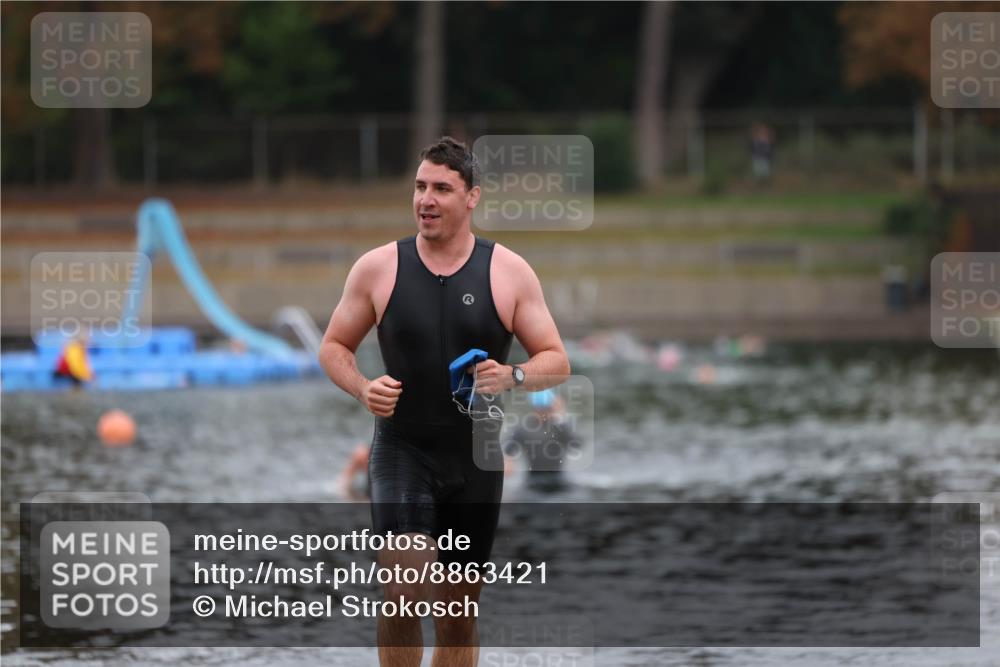 14.09.2025 - Stadtparktriathlon Michael Strokosch http://msf.ph/oto/8863421 14.09.2025 10:28:54 Schwimmen 749 meine-sportfotos.de